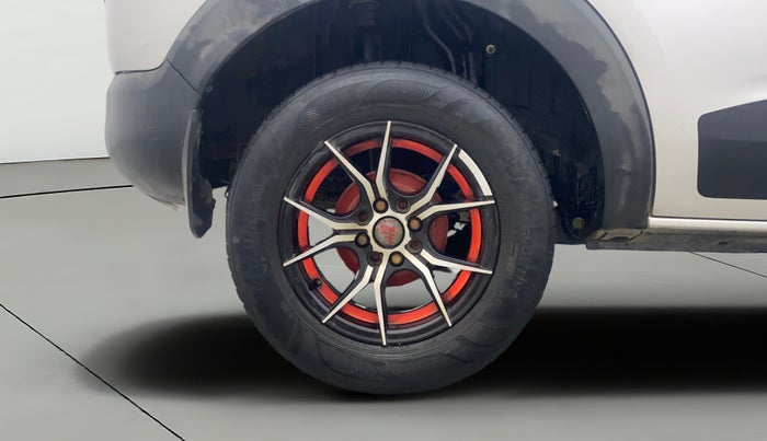 2019 Renault TRIBER RXT, Petrol, Manual, 31,668 km, Right Rear Wheel