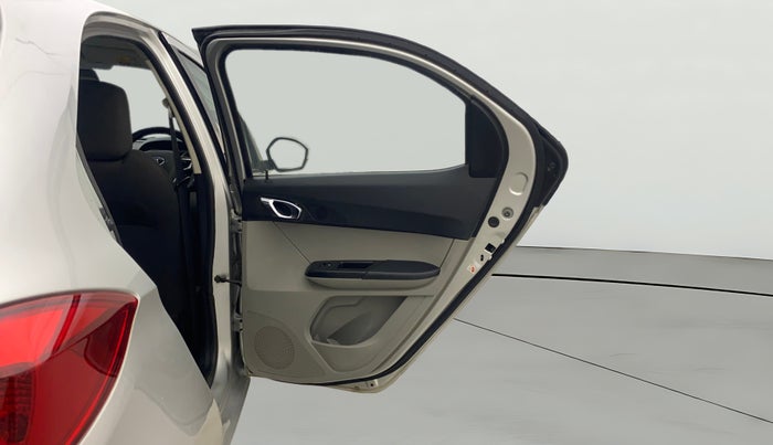 2016 Tata Tiago XZ PETROL, Petrol, Manual, 82,759 km, RHS Rear Door