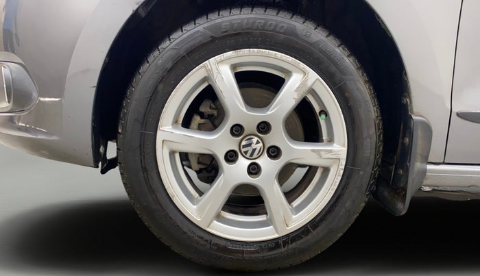 2013 Volkswagen Vento HIGHLINE 1.6 MPI, Petrol, Manual, 71,158 km, Left Front Wheel