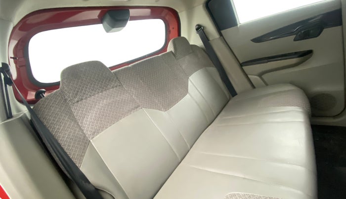 2016 Mahindra Kuv100 K4 6 STR, Petrol, Manual, 43,964 km, Right Side Rear Door Cabin