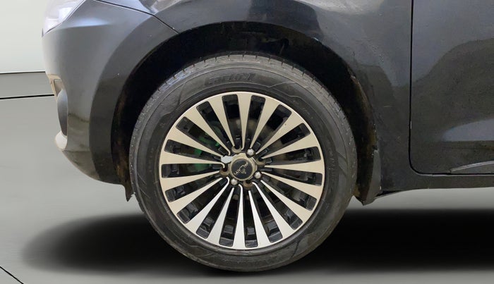 2023 Maruti Swift ZXI AMT, Petrol, Automatic, 26,681 km, Left Front Wheel