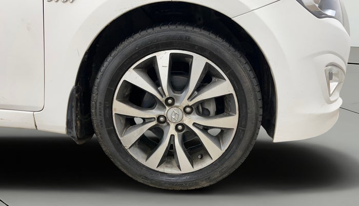 2016 Hyundai Verna 1.6 VTVT SX, Petrol, Manual, 70,675 km, Right Front Wheel