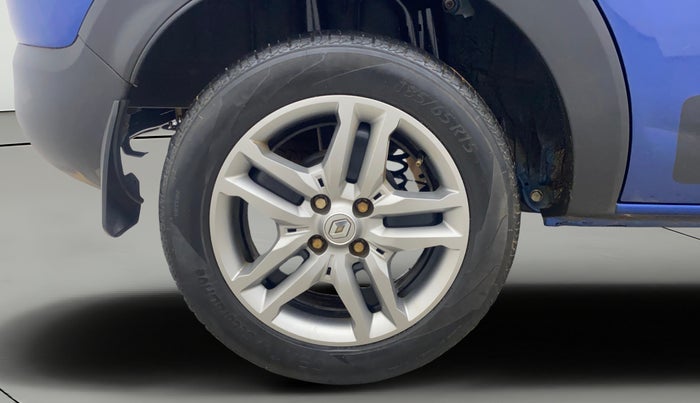 2021 Renault TRIBER RXZ, Petrol, Manual, 26,625 km, Right Rear Wheel