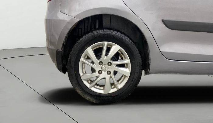 2013 Maruti Swift ZDI, Diesel, Manual, 1,02,438 km, Right Rear Wheel