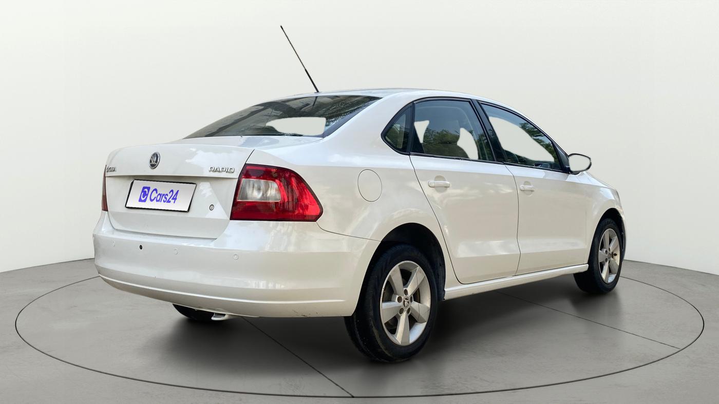 2015 Skoda Rapid AMBITION 1.5 TDI, Diesel, Manual, 80,270 km, Right Back Diagonal