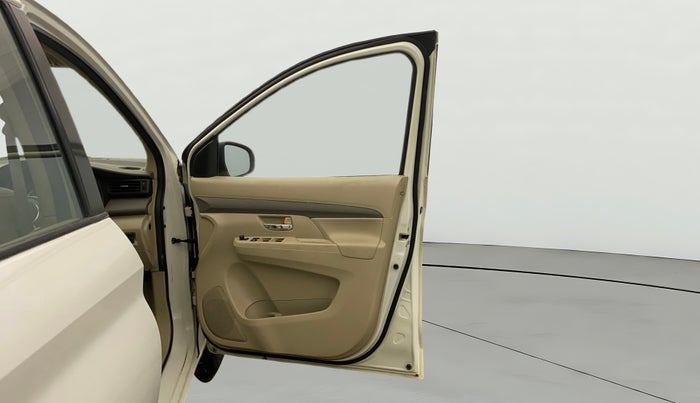 2019 Maruti Ertiga VXI CNG, CNG, Manual, 86,506 km, RHS Front Door