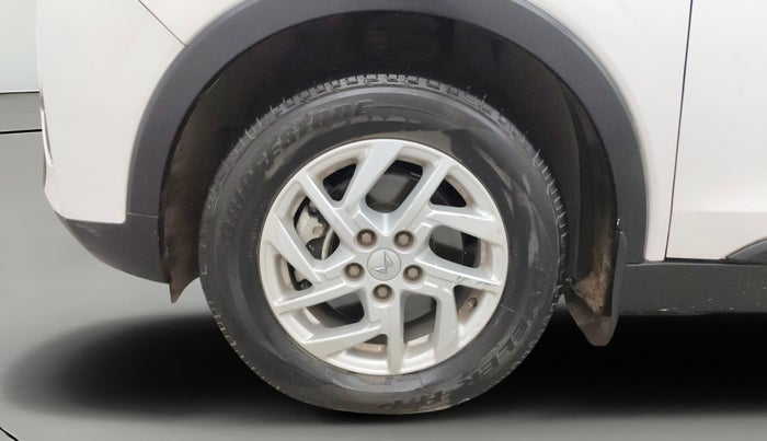 2024 Mahindra XUV300 W8 1.2 PETROL, Petrol, Manual, 29,360 km, Left Front Wheel