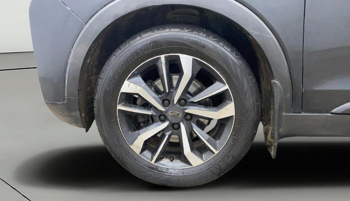 2020 Mahindra XUV300 W8 (O) 1.2 PETROL, Petrol, Manual, 1,04,286 km, Left Front Wheel