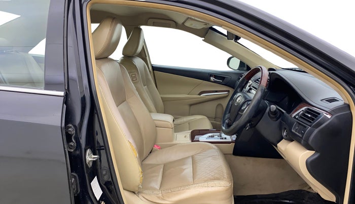 2012 Toyota Camry 2.5L AT, Petrol, Automatic, 1,07,423 km, Right Side Front Door Cabin