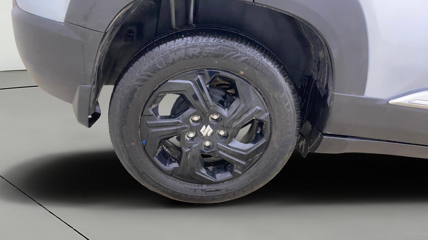 2024 Maruti BREZZA ZXI S-CNG, CNG, Manual, 28,680 km, Right Rear Wheel