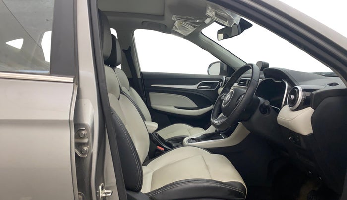 2023 MG ASTOR SHARP 1.5 CVT, Petrol, Automatic, 35,136 km, Right Side Front Door Cabin