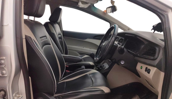 2018 Mahindra MARAZZO M2 7STR, Diesel, Manual, 85,222 km, Right Side Front Door Cabin