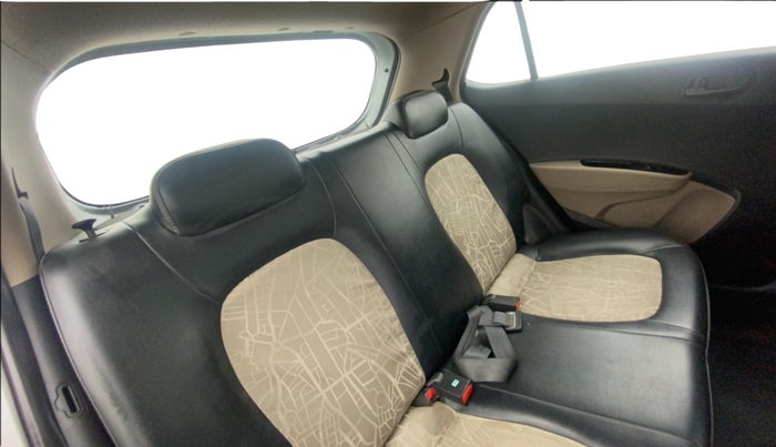 2015 Hyundai Grand i10 MAGNA 1.2 KAPPA VTVT, Petrol, Manual, 40,451 km, Right Side Rear Door Cabin