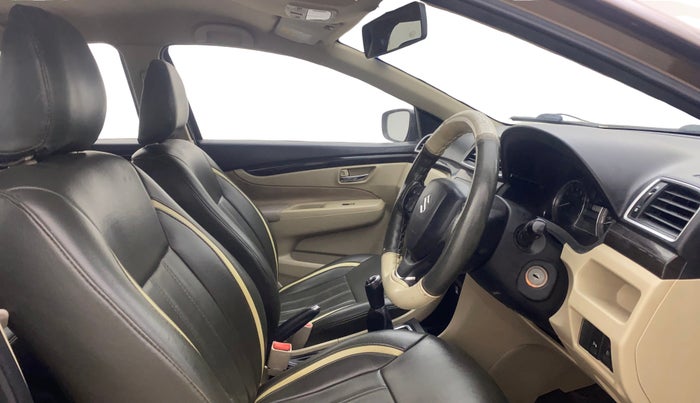 2016 Maruti Ciaz VXI+, Petrol, Manual, 89,193 km, Right Side Front Door Cabin