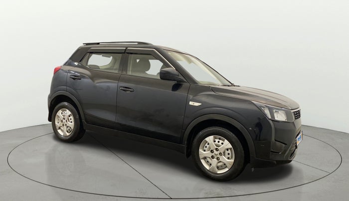 2023 Mahindra XUV300 W4 1.2 PETROL, Petrol, Manual, 24,358 km, Right Front Diagonal
