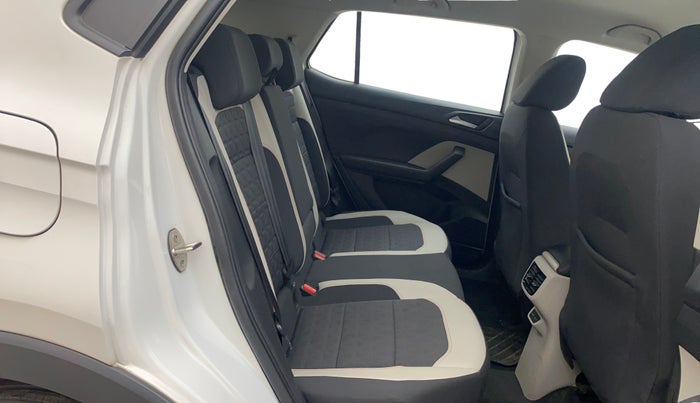 2021 Volkswagen TAIGUN GT 1.5 TSI MT, Petrol, Manual, 4,214 km, Right Side Rear Door Cabin