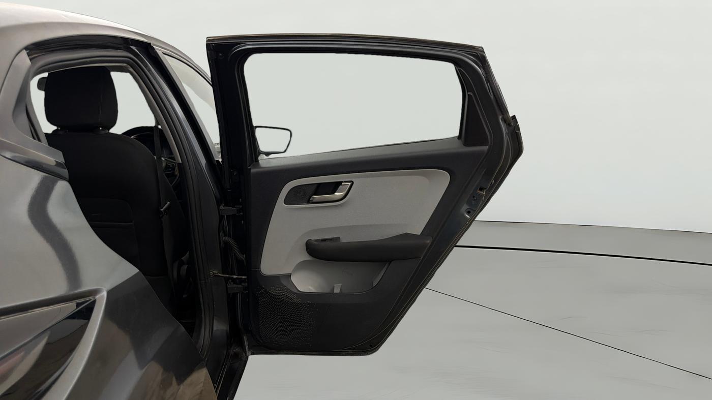 2020 Tata ALTROZ XZ PETROL, Petrol, Manual, 61,972 km, RHS Rear Door