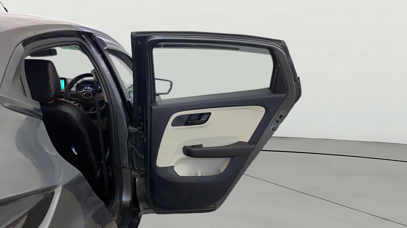 2024 Tata ALTROZ XM PLUS PETROL, Petrol, Manual, 42,134 km, RHS Rear Door