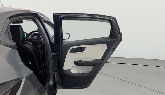 2024 Tata ALTROZ XM PLUS PETROL, Petrol, Manual, 42,048 km, RHS Rear Door