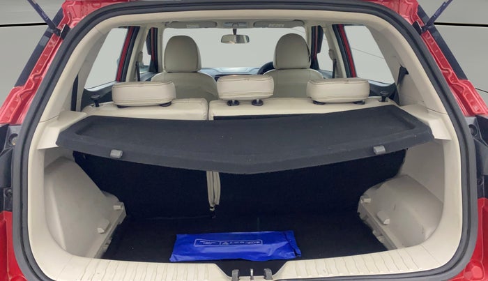 2021 Mahindra XUV300 W6 1.2 PETROL AMT, Petrol, Automatic, 47,970 km, Boot Open Zoomed View