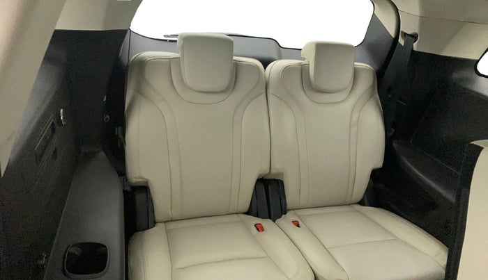 2024 Mahindra XUV700 AX 7 P AT 7 STR, Petrol, Automatic, 21,999 km, Third Seat Row ( optional )