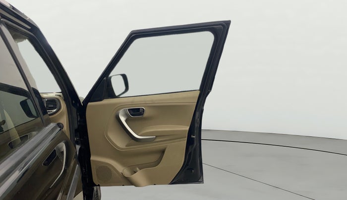 2021 Mahindra BOLERO NEO N10 R, Diesel, Manual, 79,430 km, RHS Front Door