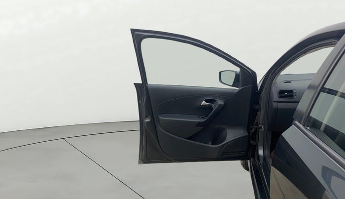 2015 Volkswagen Polo COMFORTLINE 1.2L, Petrol, Manual, 73,819 km, LHS Front Door