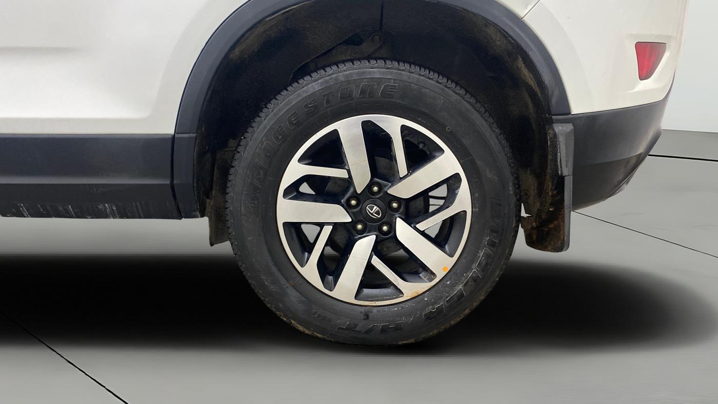 2020 Tata Harrier XZA PLUS 2.0L, Diesel, Automatic, 1,02,173 km, Left Rear Wheel