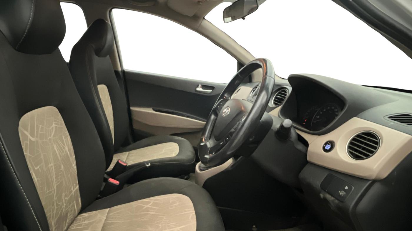 2015 Hyundai Grand i10 ASTA AT 1.2 KAPPA VTVT, Petrol, Automatic, 89,738 km, Right Side Front Door Cabin