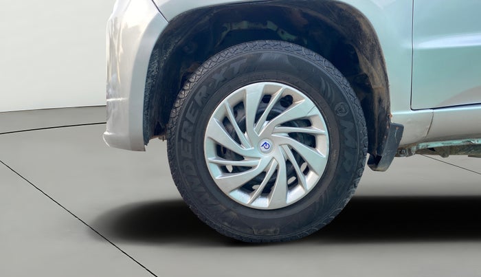 2016 Mahindra TUV300 T4, Diesel, Manual, 91,399 km, Left Front Wheel