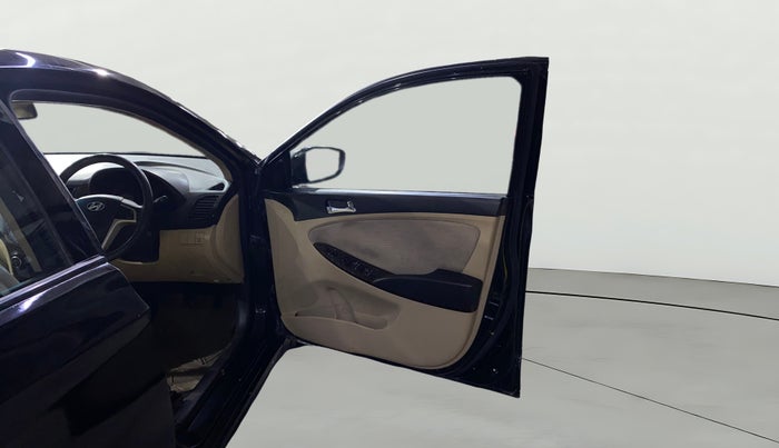 2014 Hyundai Verna FLUIDIC 1.4 VTVT CX, Petrol, Manual, 60,889 km, RHS Front Door