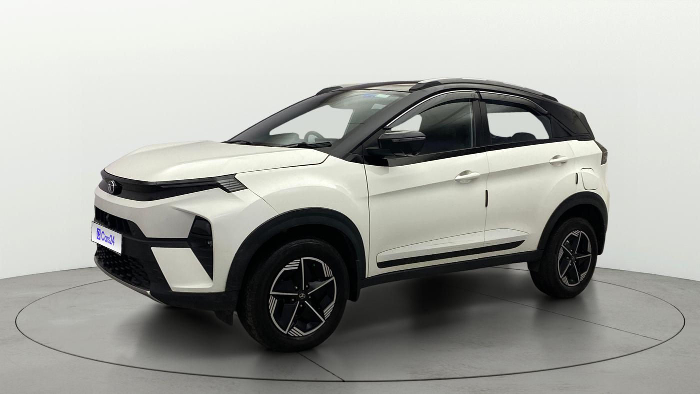 2023 Tata NEXON FEARLESS + SUNROOF DCA DUAL TONE 1.2 PETROL, Petrol, Automatic, 27,989 km, Left Front Diagonal