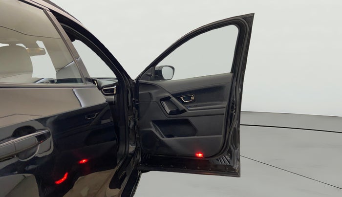 2022 Tata Safari XZ PLUS DARK EDITION, Diesel, Manual, 73,479 km, RHS Front Door