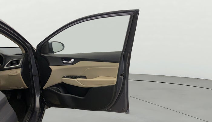 2017 Hyundai Verna 1.6 VTVT SX (O) AT, Petrol, Automatic, 54,686 km, RHS Front Door