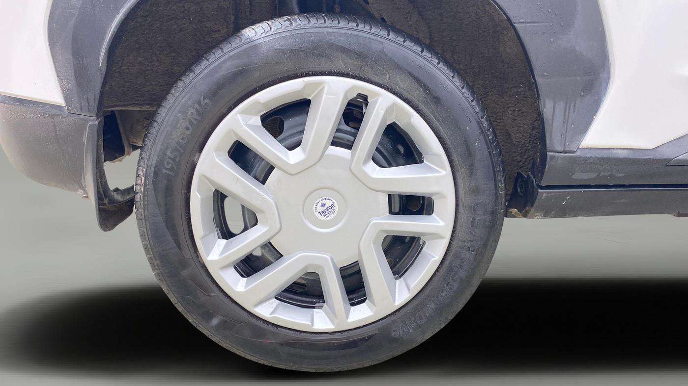 2021 Nissan MAGNITE XE, Petrol, Manual, 60,525 km, Right Rear Wheel