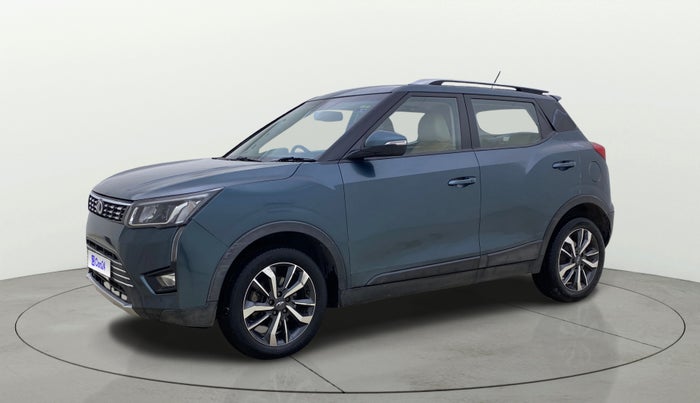 2019 Mahindra XUV300 W8 (O) 1.5 DIESEL, Diesel, Manual, 1,05,427 km, Left Front Diagonal