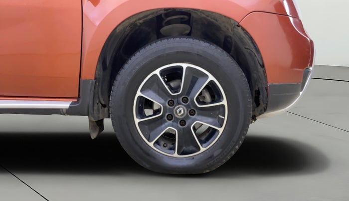 2016 Renault Duster 110 PS RXZ 4X2 AMT DIESEL, Diesel, Automatic, 1,11,881 km, Right Front Wheel