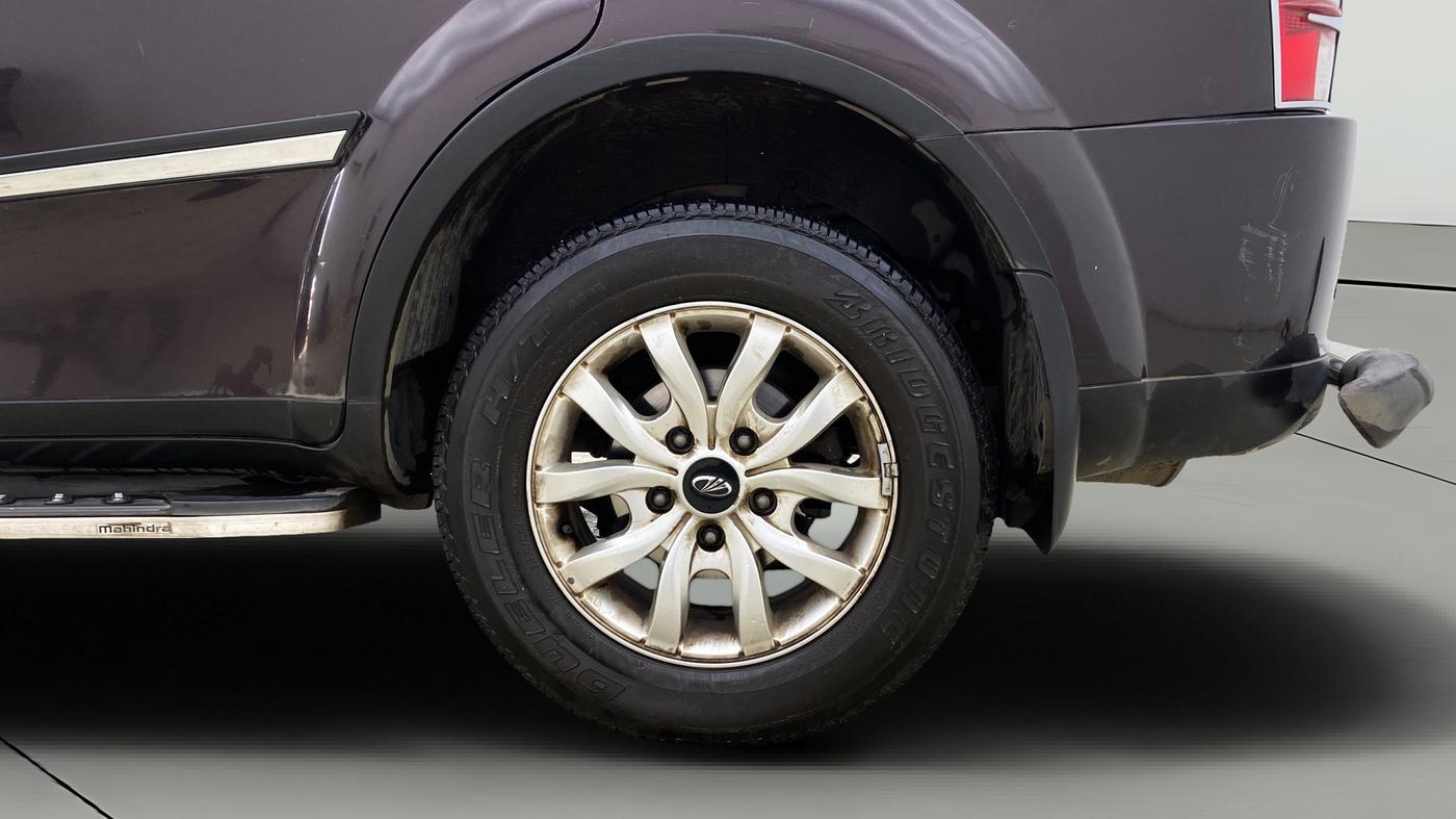 2017 Mahindra XUV500 W10 AT, Diesel, Automatic, 56,401 km, Left Rear Wheel