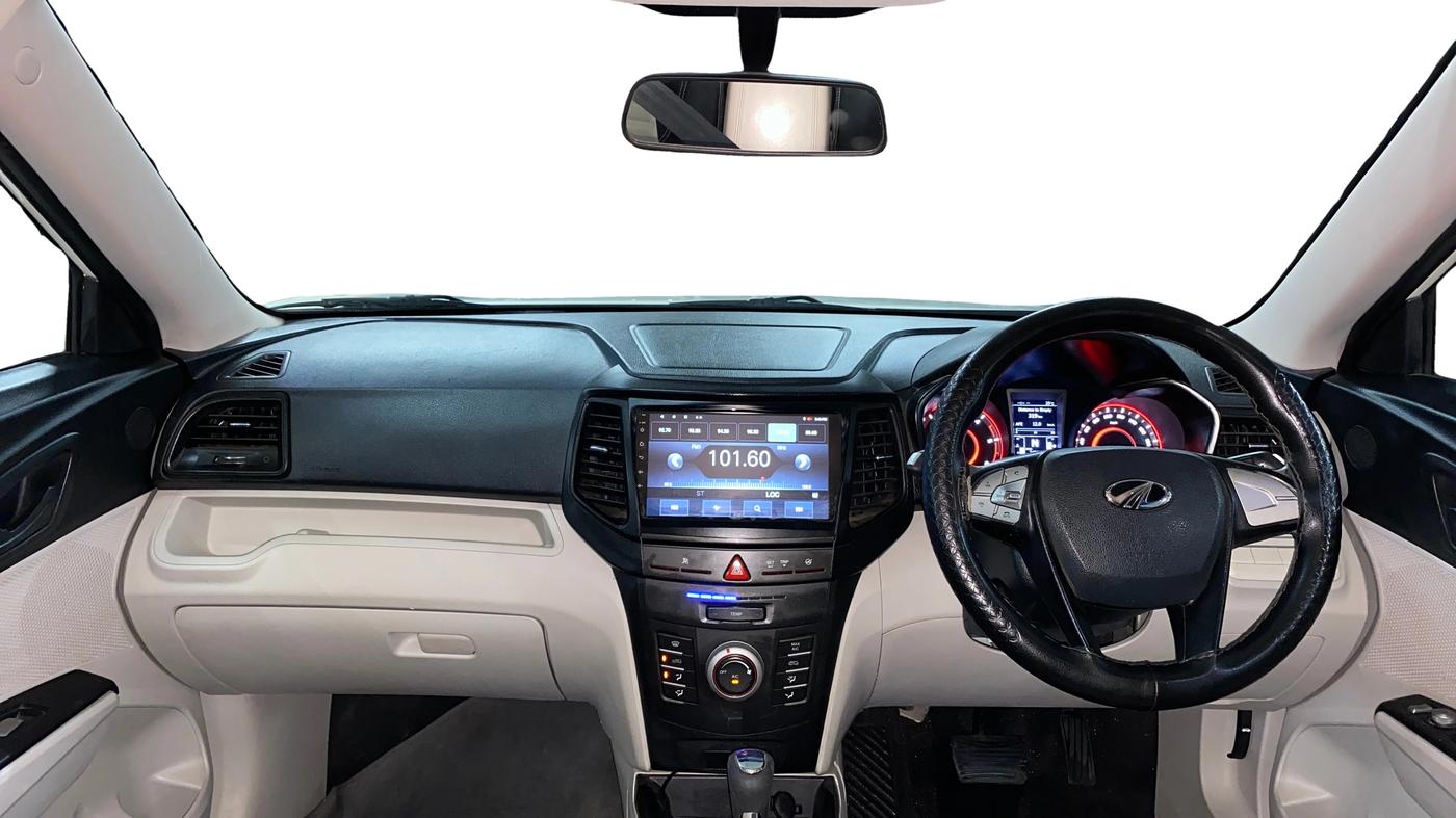 2022 Mahindra XUV300 W6 1.5 DIESEL AMT, Diesel, Automatic, 41,647 km, Dashboard