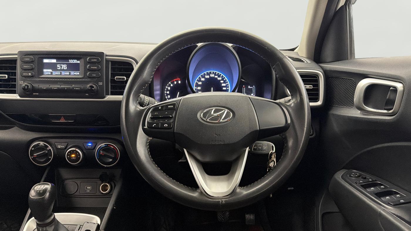 2021 Hyundai VENUE S 1.2, Petrol, Manual, 38,032 km, Steering Wheel Close Up