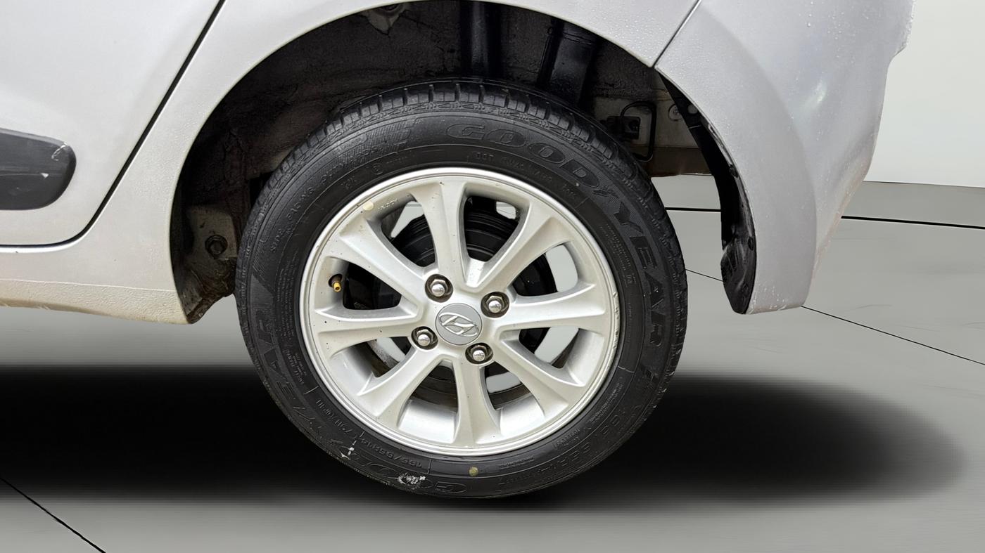 2016 Hyundai Grand i10 ASTA AT 1.2 KAPPA VTVT, Petrol, Automatic, 65,031 km, Left Rear Wheel