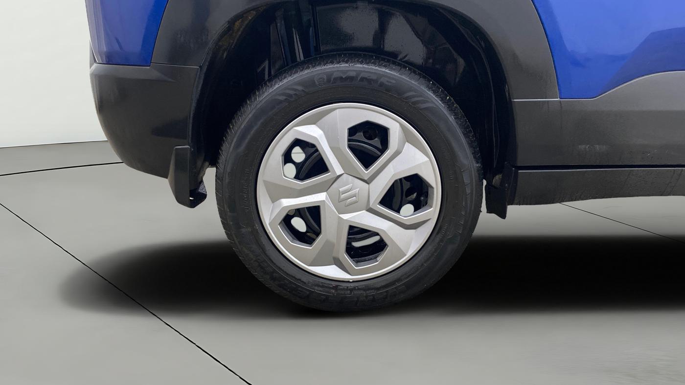 2022 Maruti BREZZA VXI SMART HYBRID, Petrol, Manual, 48,244 km, Right Rear Wheel