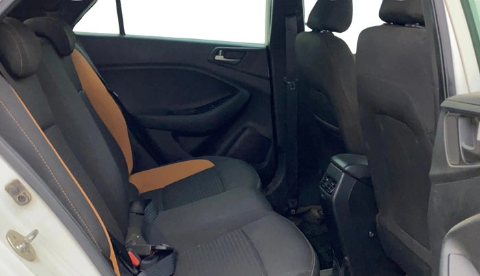 2017 Hyundai Elite i20 ASTA 1.2 DUAL TONE, Petrol, Manual, 31,134 km, Right Side Rear Door Cabin