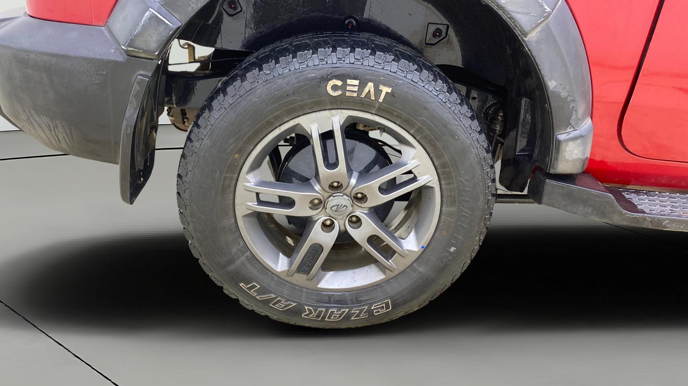 2021 Mahindra Thar LX PETROL HT 4WD AT, Petrol, Automatic, 33,980 km, Right Rear Wheel
