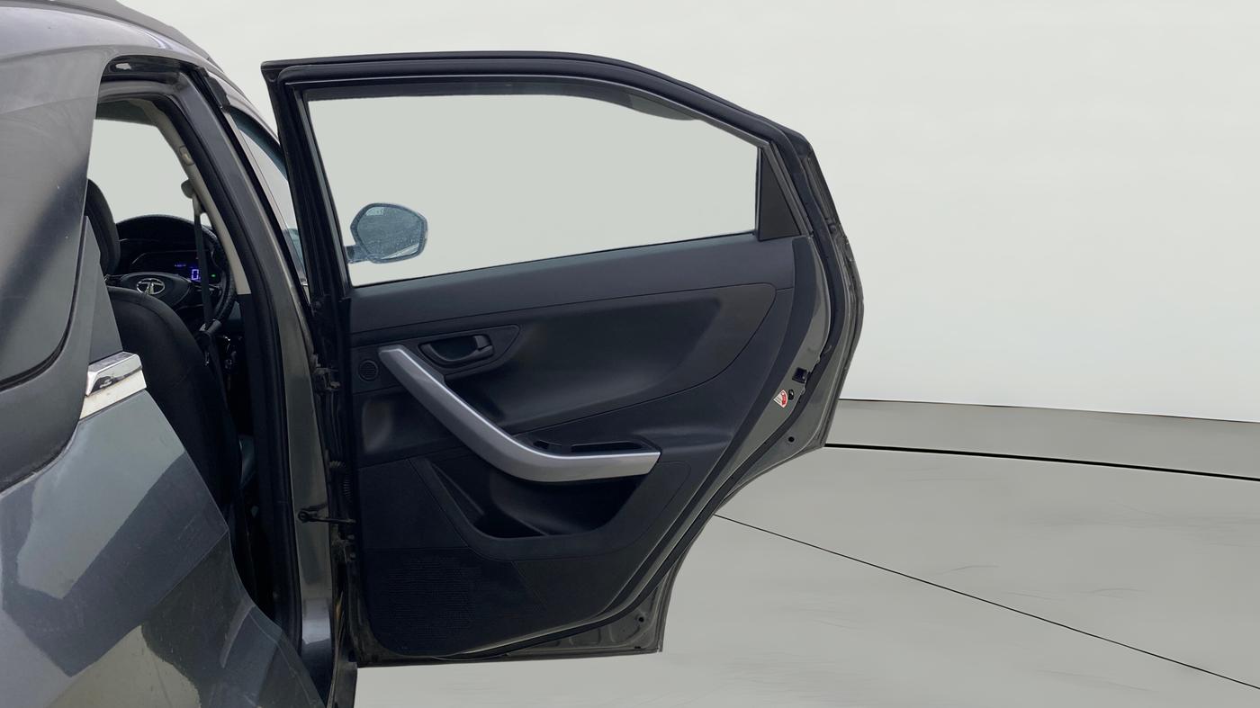 2022 Tata NEXON XMA PLUS SUNROOF PETROL, Petrol, Automatic, 51,038 km, RHS Rear Door