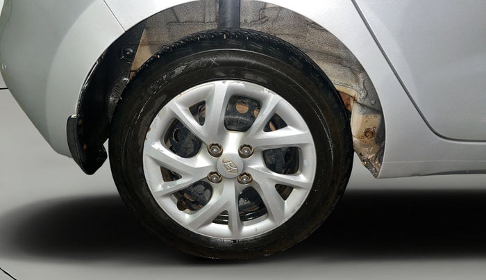 2017 Hyundai Grand i10 SPORTZ 1.2 KAPPA VTVT, Petrol, Manual, 1,00,173 km, Right Rear Wheel