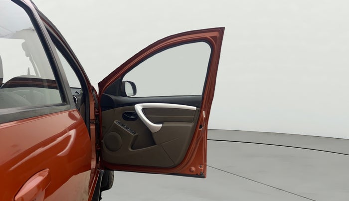 2018 Renault Duster RXS CVT, Petrol, Automatic, 42,181 km, RHS Front Door