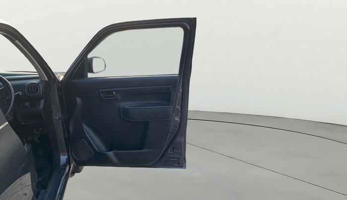 2019 Maruti S PRESSO VXI, CNG, Manual, 88,283 km, RHS Front Door