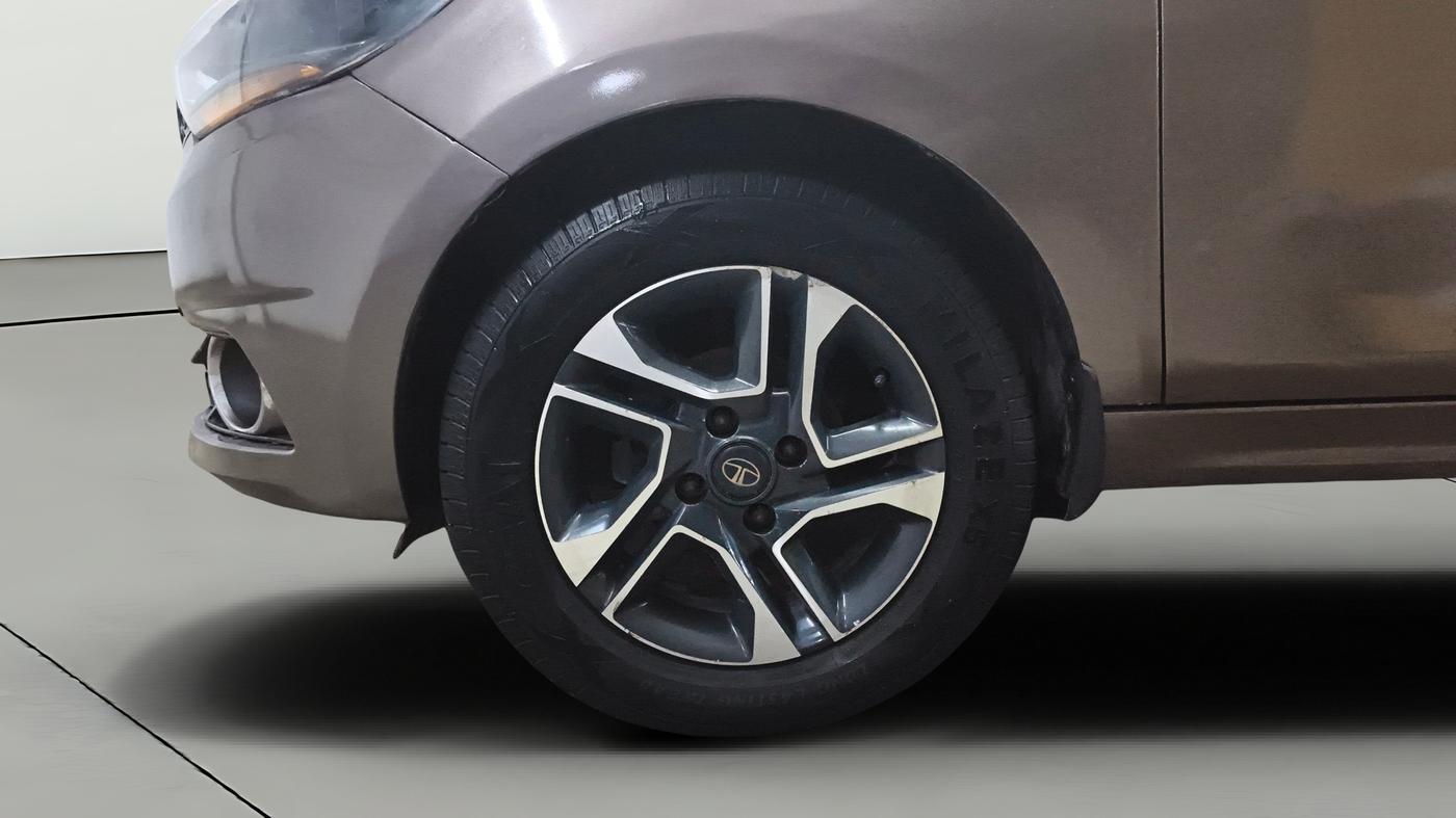 2017 Tata TIGOR XZ PETROL, Petrol, Manual, 76,629 km, Left Front Wheel
