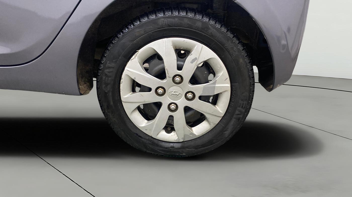 2018 Hyundai Eon SPORTZ, Petrol, Manual, 69,193 km, Left Rear Wheel